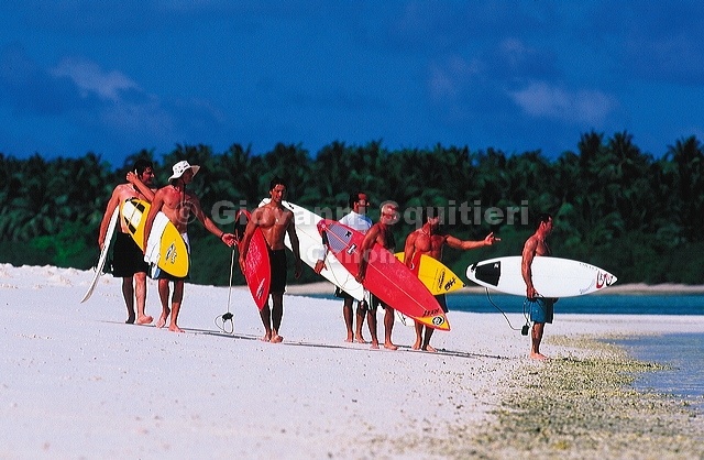 maldivesurf05.jpg